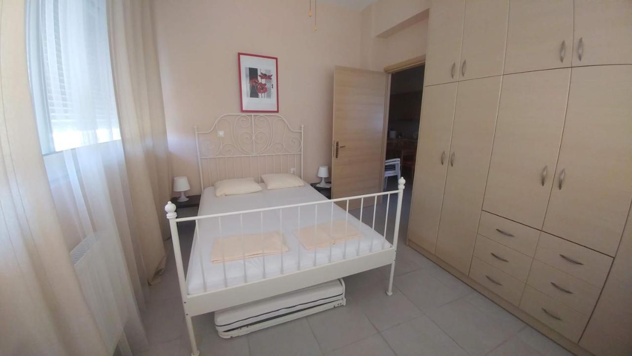 Family Apartment Derveni Exterior photo