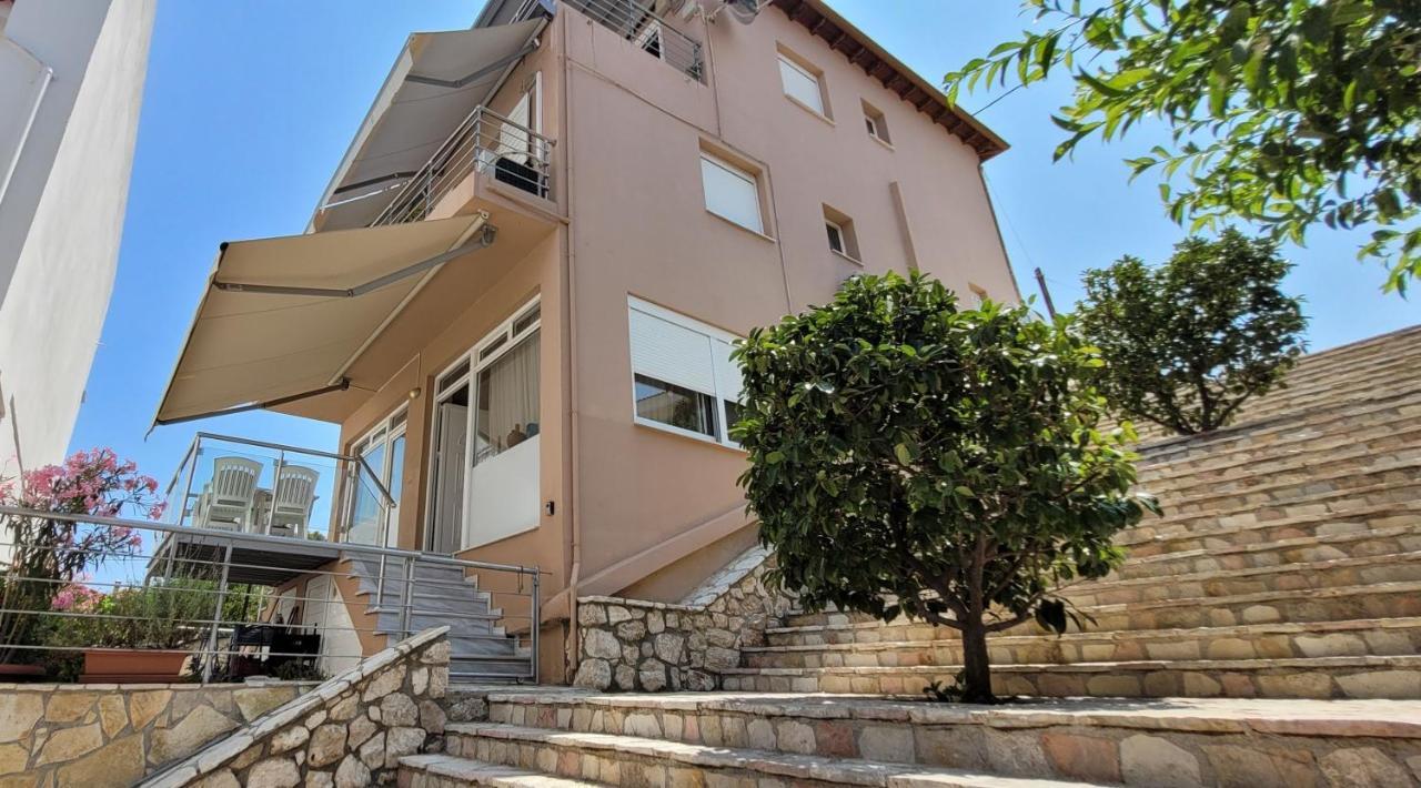 Family Apartment Derveni Exterior photo